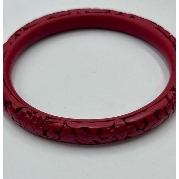 Vintage Chinese Carved Red
Cinnabar Floral Etched Bangle Bracelet - Picture 11 of 15